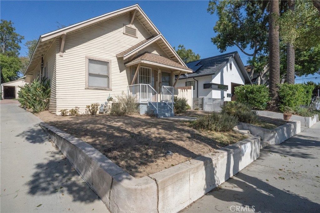5049 Meridian Property Photo 2