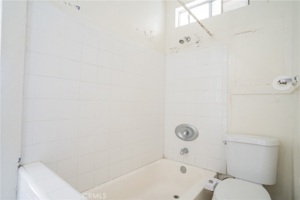 5049 Meridian Property Photo 5