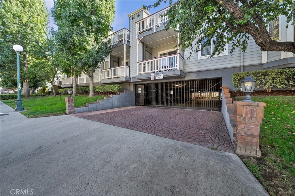 132 W Lemon Avenue A Property Photo 1