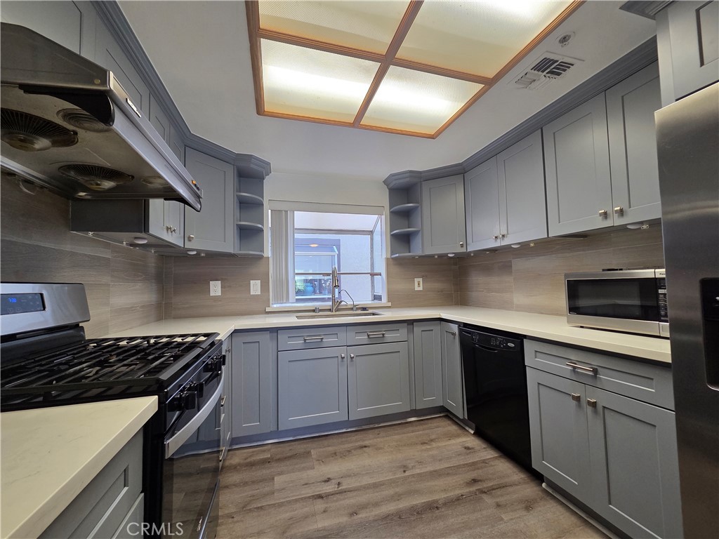 30 N Almansor Street D Property Photo 7