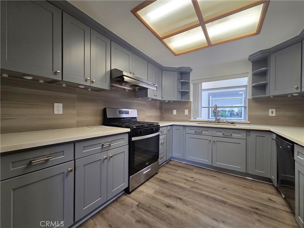 30 N Almansor Street D Property Photo 8