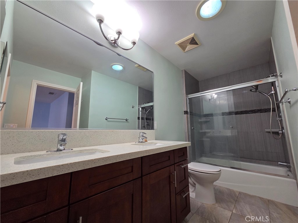 30 N Almansor Street D Property Photo 14