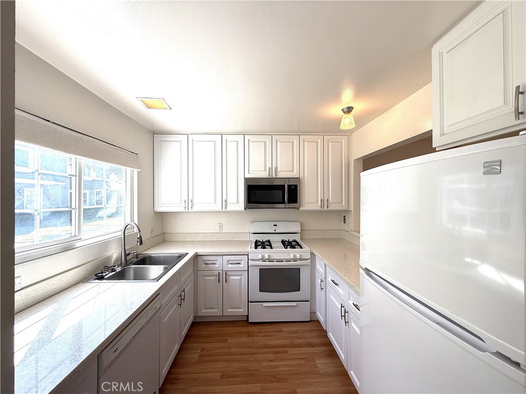59 Fox Holw 36 Property Photo 9