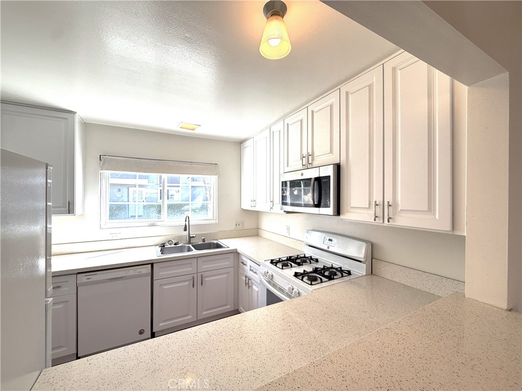 59 Fox Holw 36 Property Photo 11