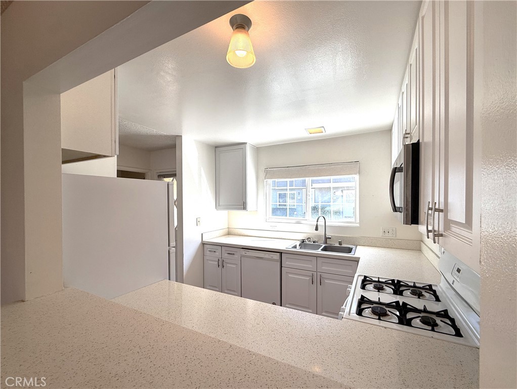 59 Fox Holw 36 Property Photo 12