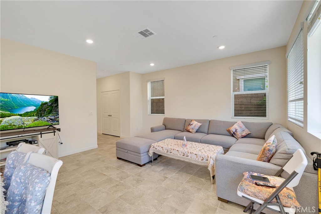 908 Werly Property Photo 3