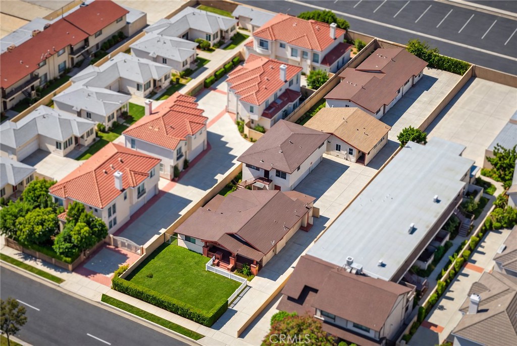 523 N Lincoln Property Photo 18