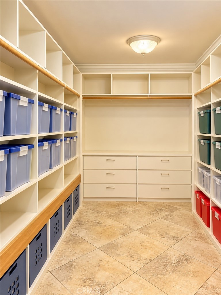 12992 Thornbury Property Photo 11