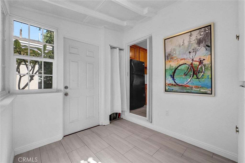 5539 5541 N Willard Property Photo 7