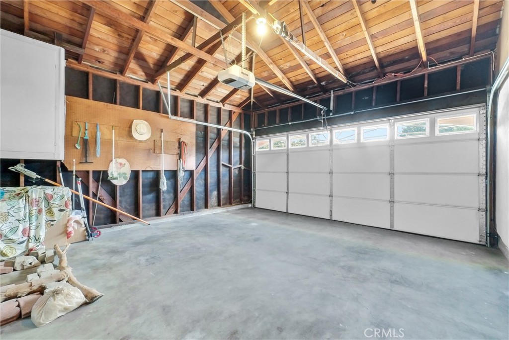 5539 5541 N Willard Property Photo 14