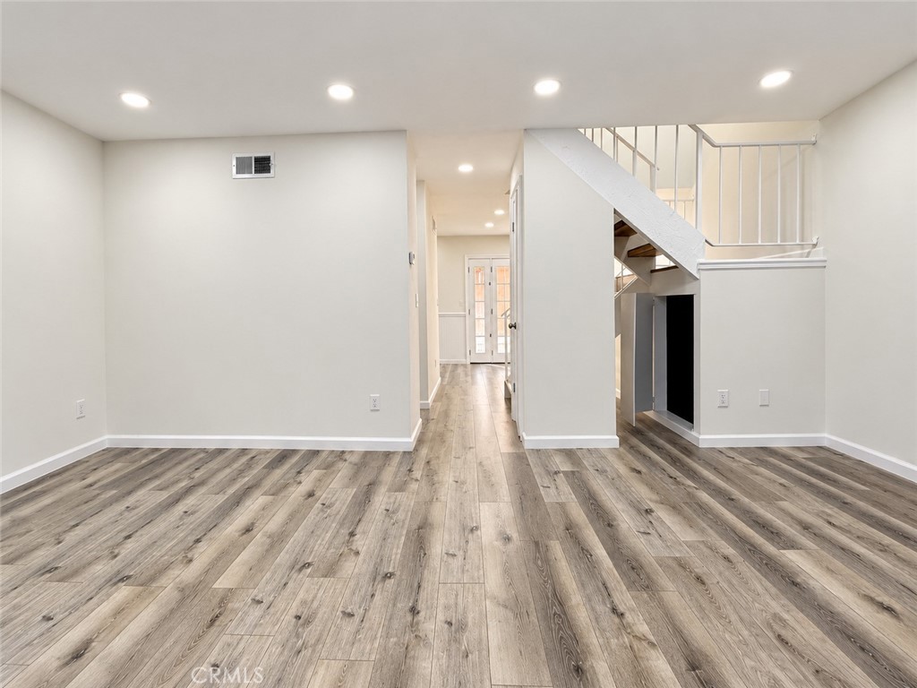 5572 Temple City Property Photo 3