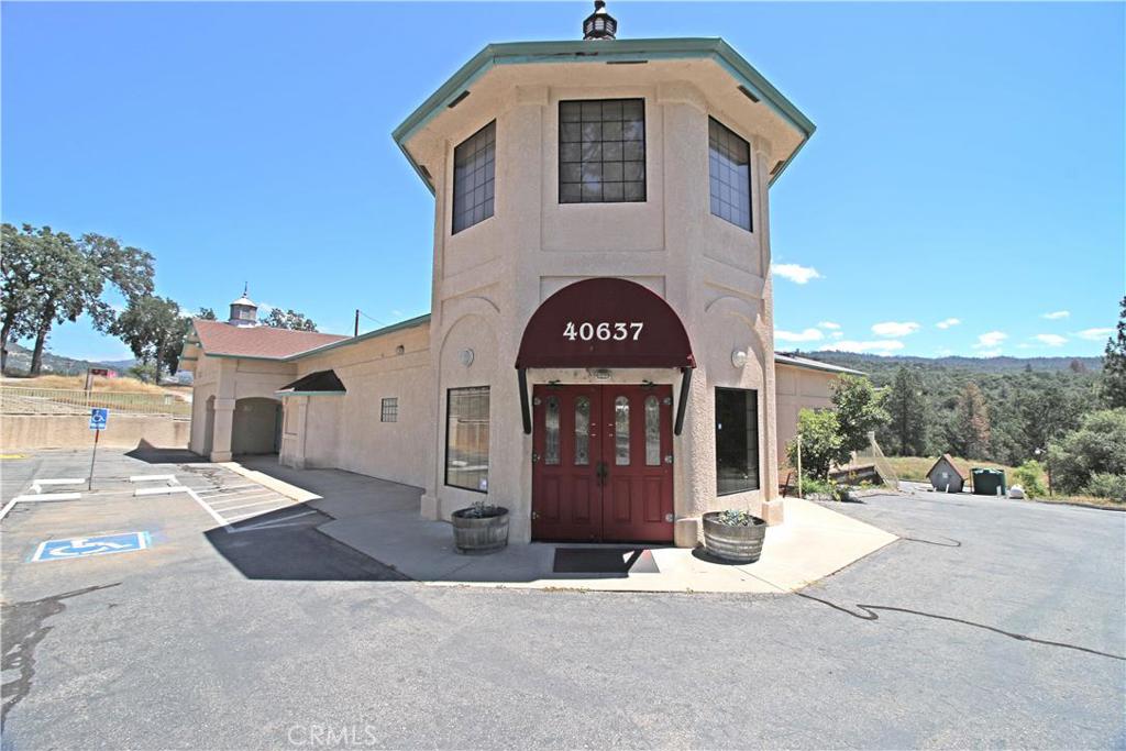 40637 Highway 41 Highway Property Photo 2
