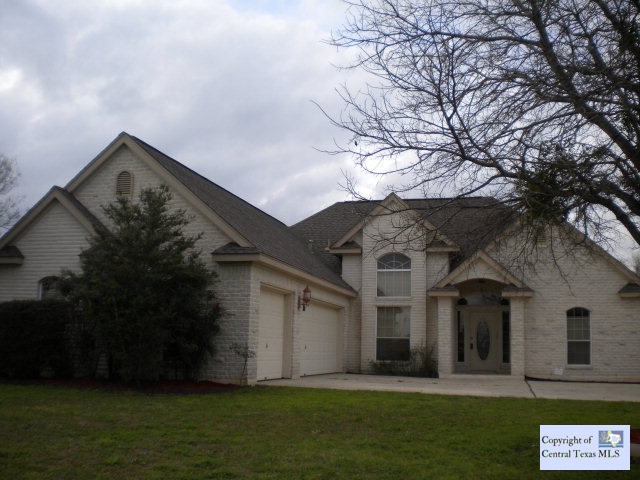10 Wandas Court Property Photo 1