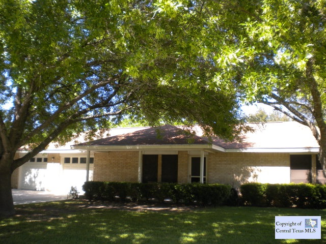 111 Country Way Property Photo 1