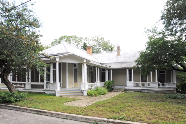 411 Academy Avenue Property Photo 1