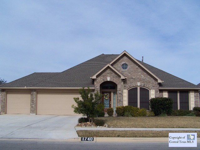 1740 Oak Wind Property Photo 1