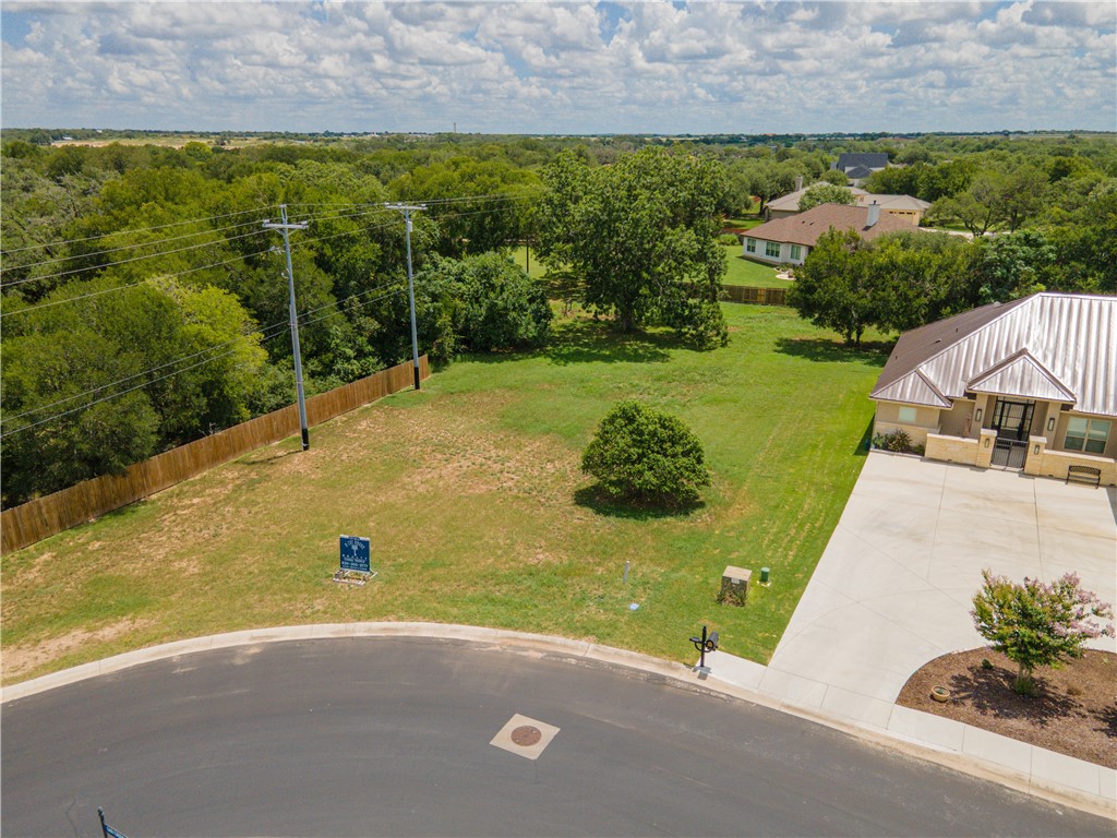 601 Oak Creek Parkway Property Photo 1