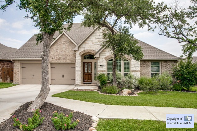 2314 Echoing Oak Property Photo 1