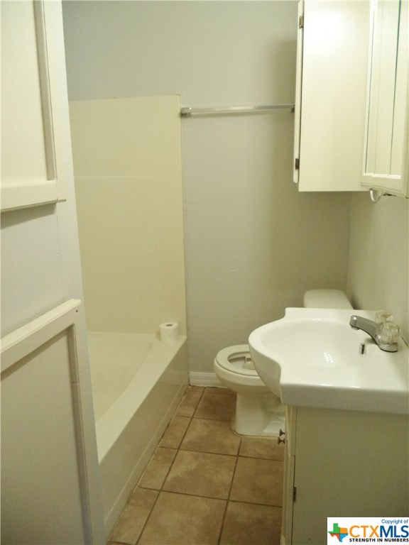 1310 W Broadway Property Photo 4