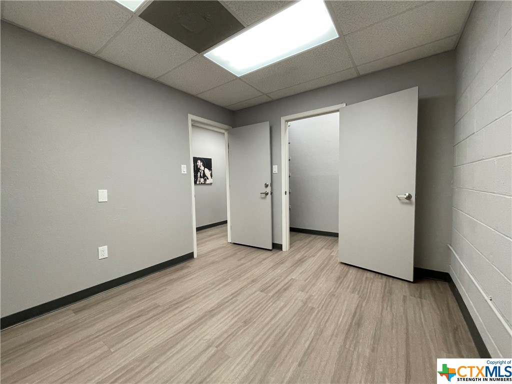 1409 N Bishop Street Property Photo 8