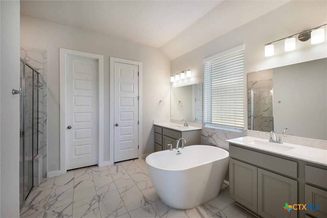 11305 Hollering Pass Property Photo 15