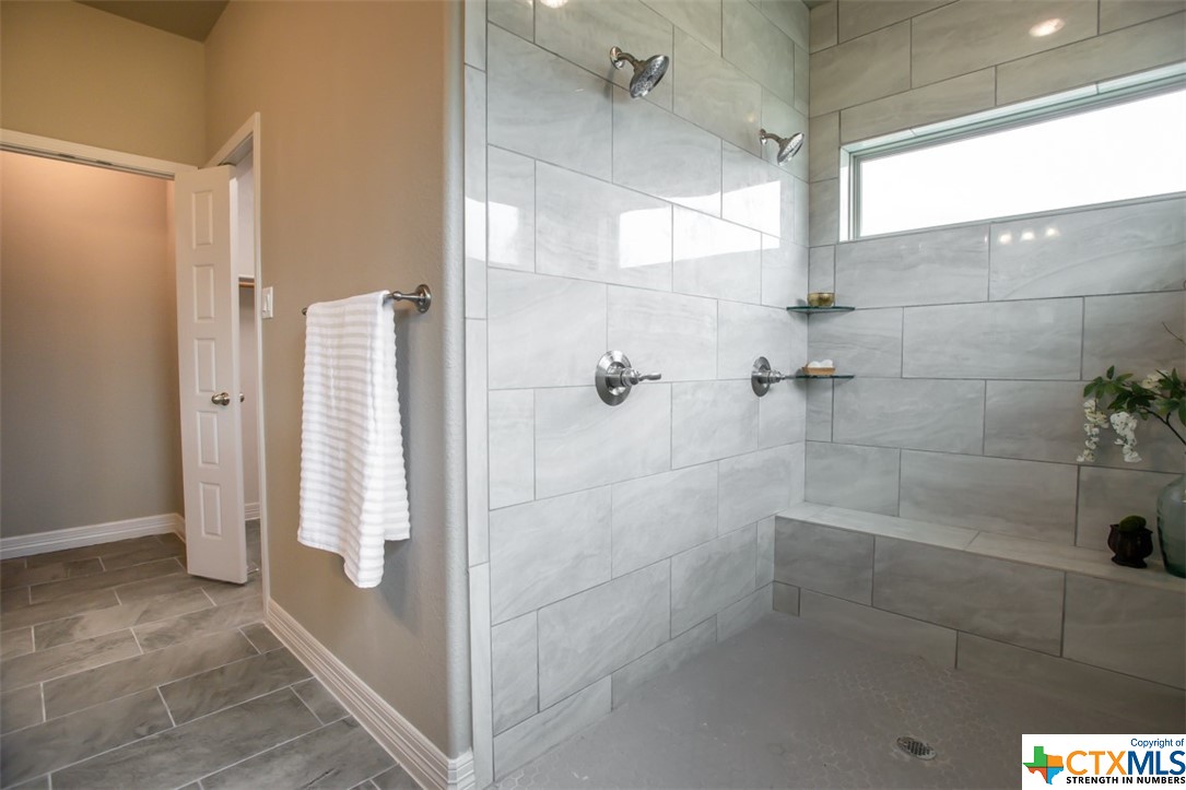 1018 Winchester Drive Property Photo 9