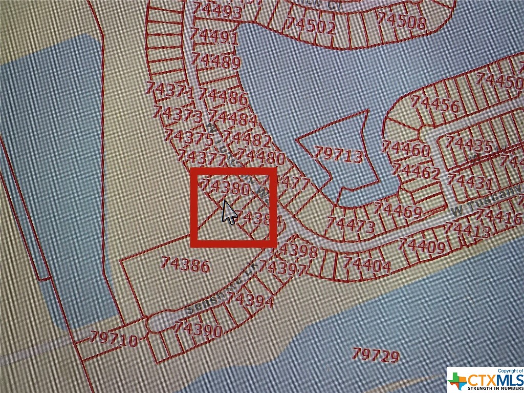 80 E Burgundy Bay Property Photo 5