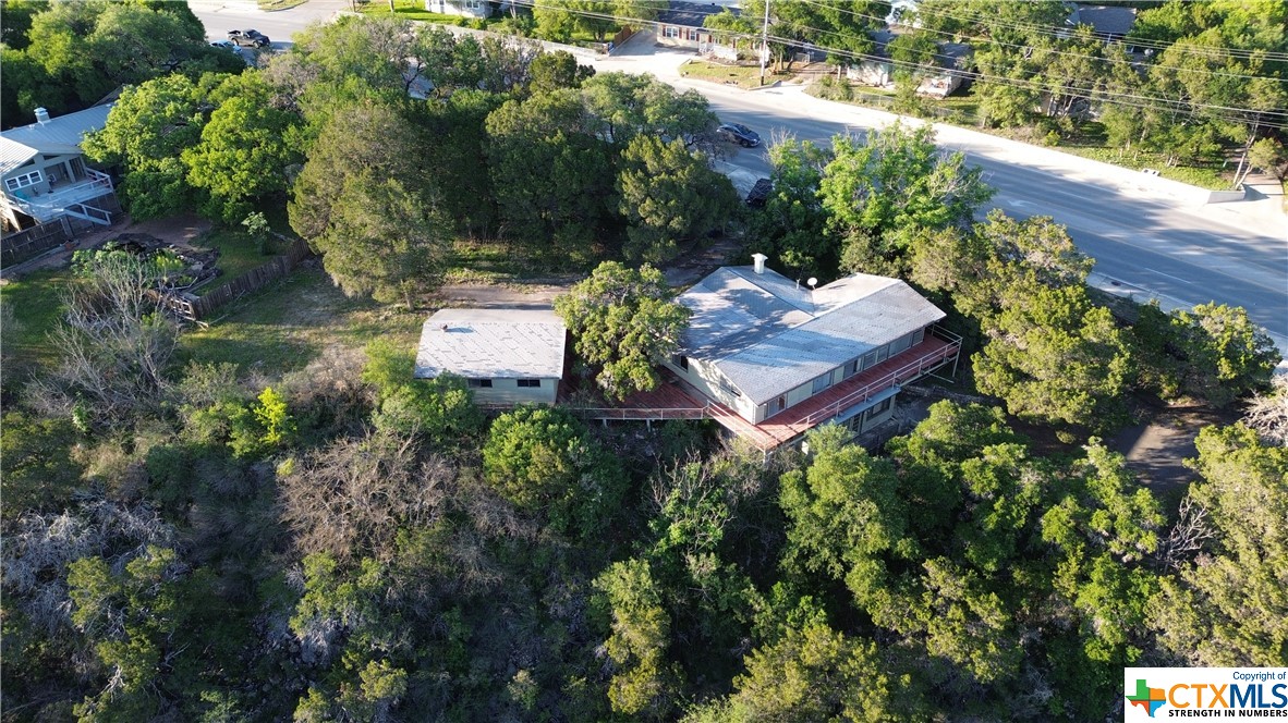 1203 N Walnut Avenue Property Photo 3