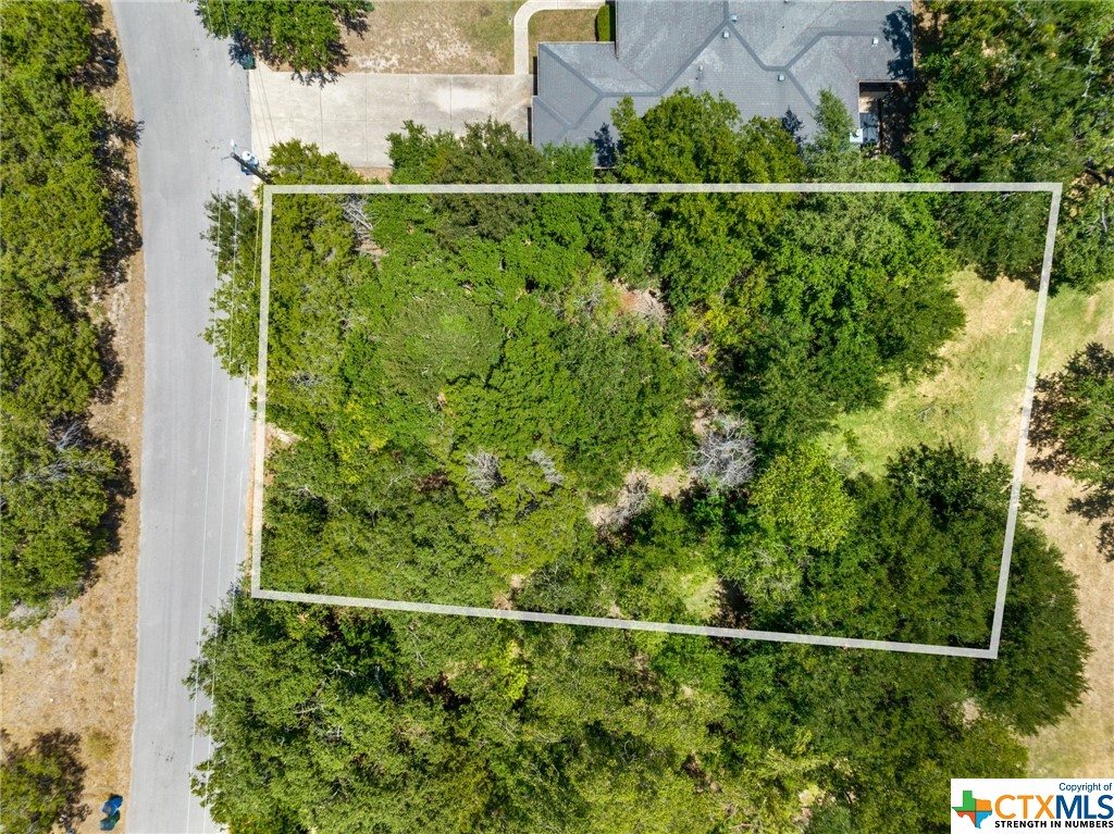 21465 Lakefront Drive Property Photo 2