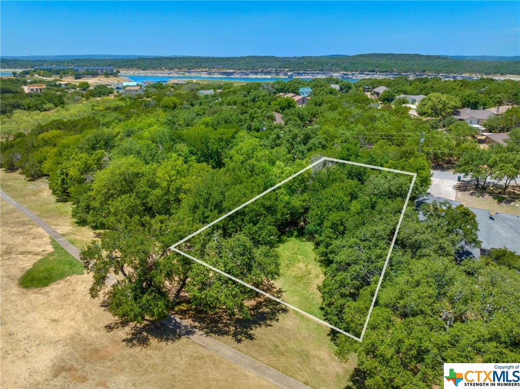 21465 Lakefront Drive Property Photo 5