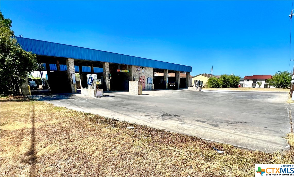 4502 E Rancier Avenue Property Photo 1