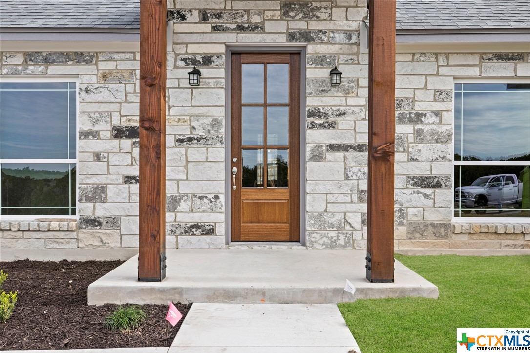 6209 Fairfax Property Photo 2