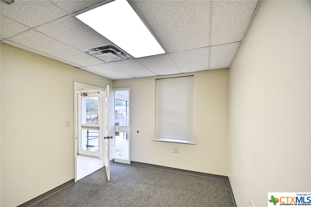 109 N River Street Property Photo 8