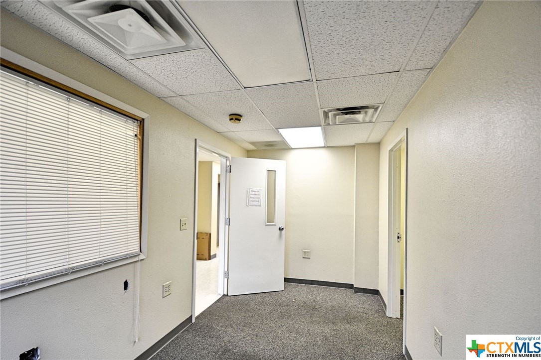 109 N River Street Property Photo 11