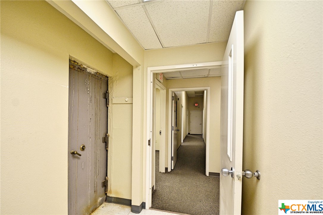109 N River Street Property Photo 12