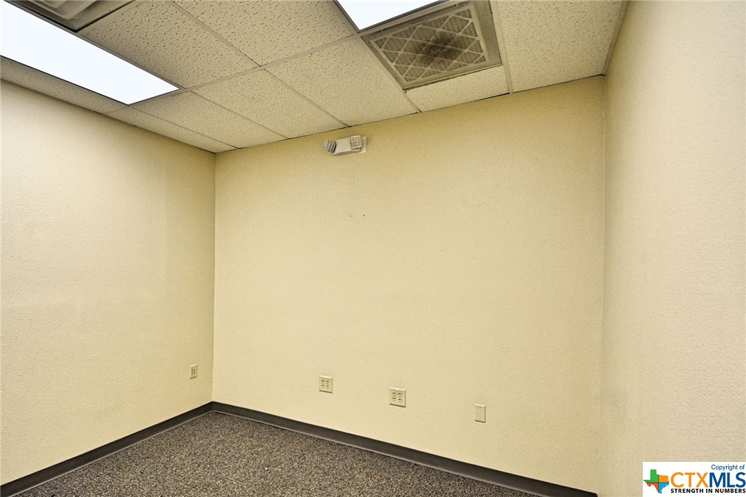 109 N River Street Property Photo 13