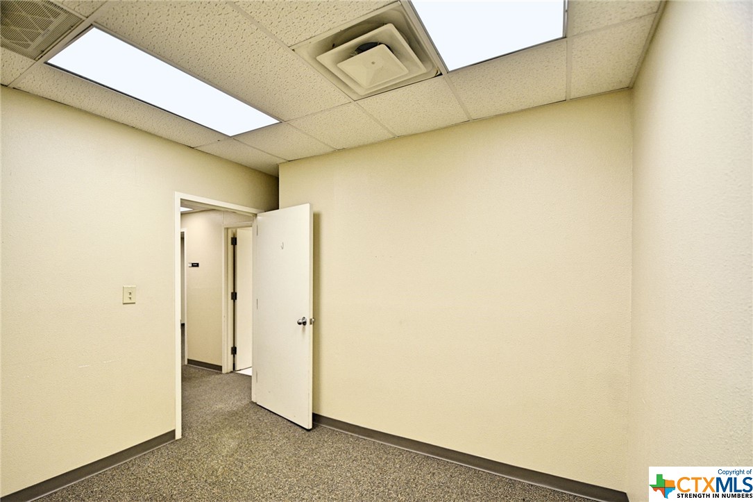 109 N River Street Property Photo 14