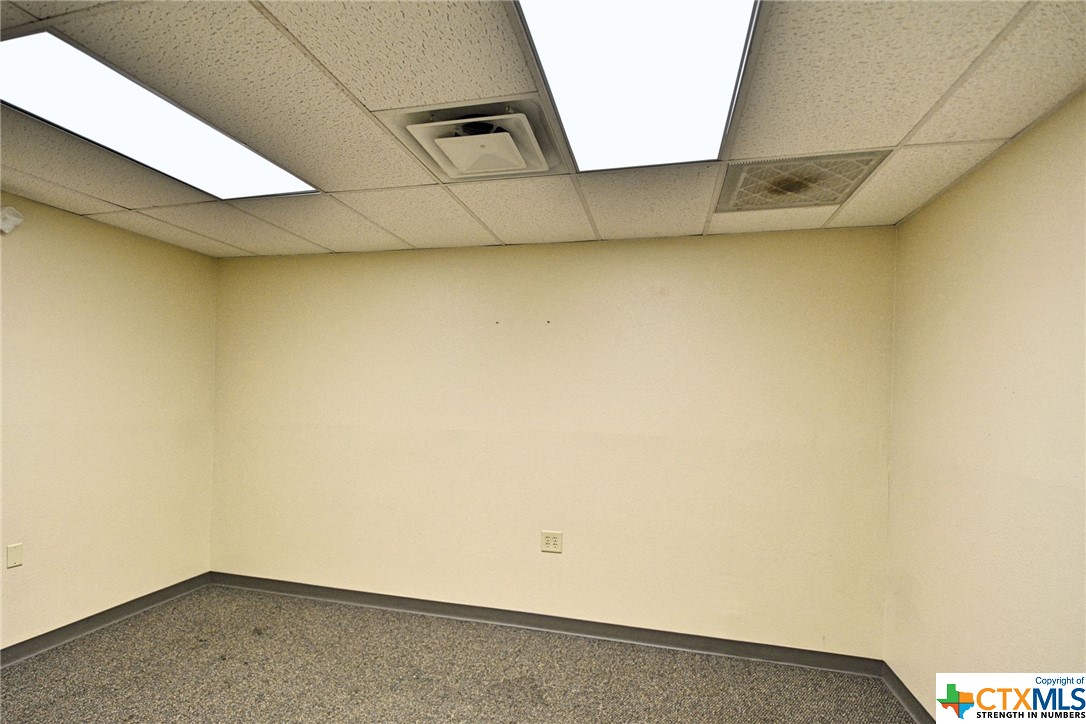 109 N River Street Property Photo 16