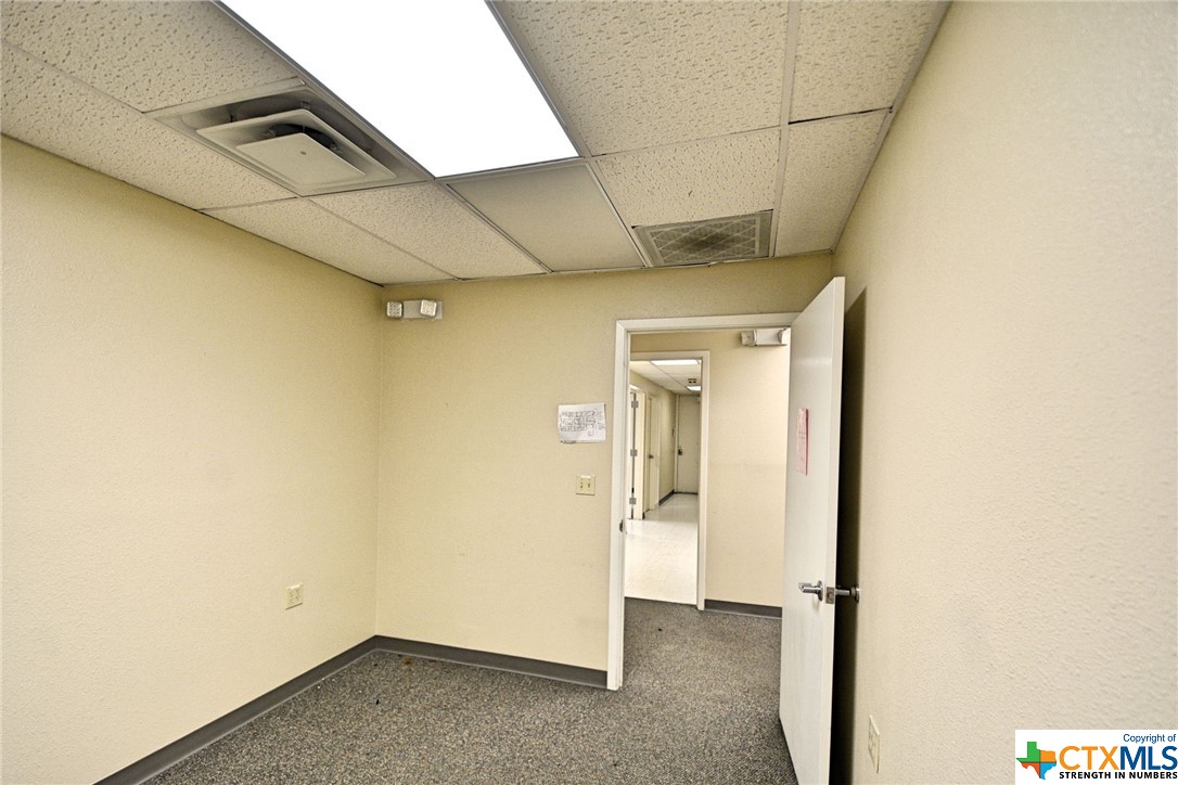109 N River Street Property Photo 20