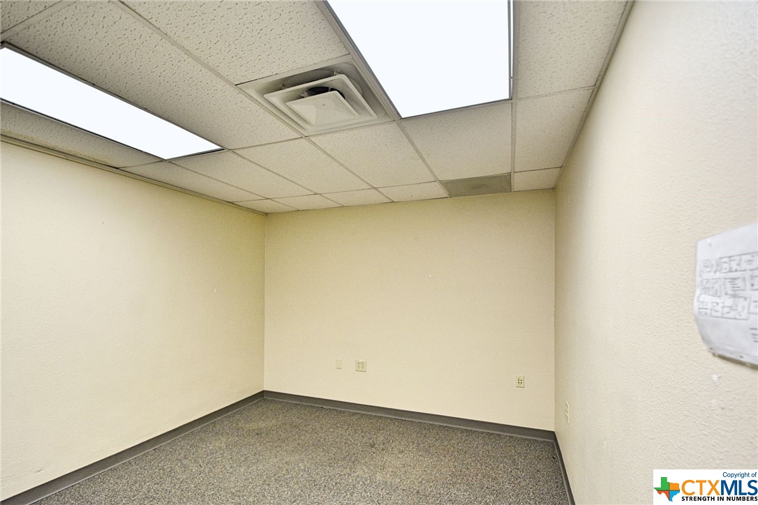 109 N River Street Property Photo 25