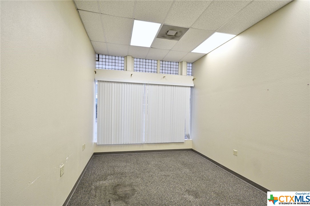 109 N River Street Property Photo 33