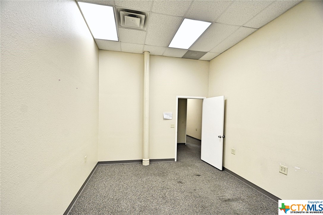 109 N River Street Property Photo 34