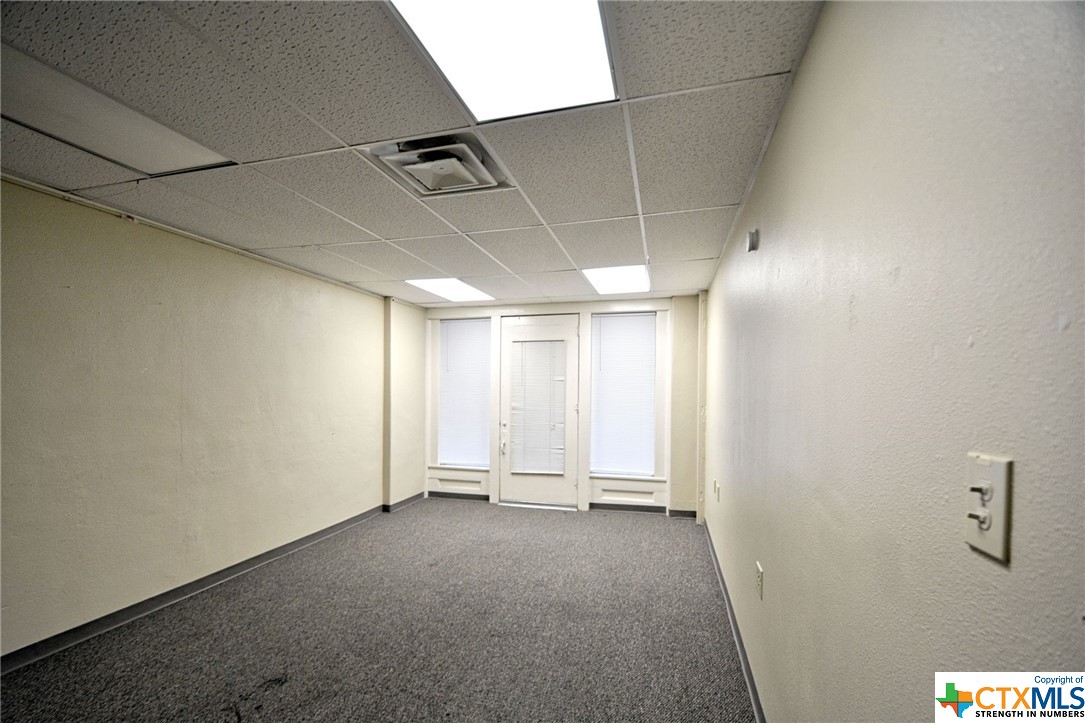 109 N River Street Property Photo 35