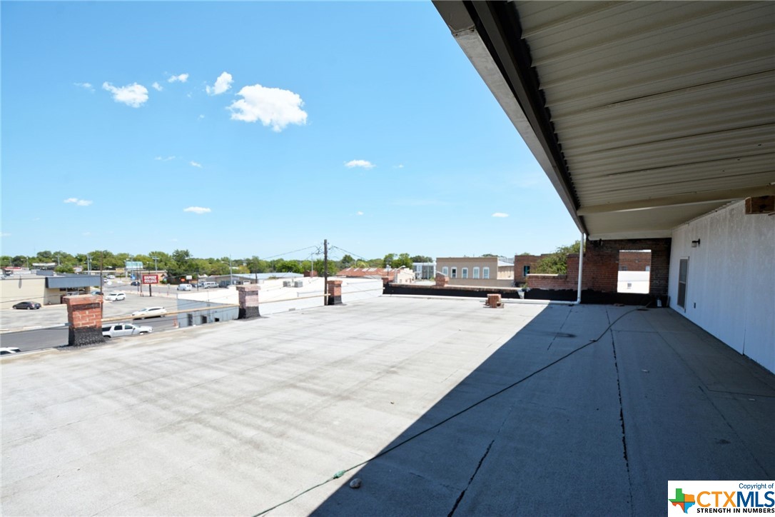 109 N River Street Property Photo 40