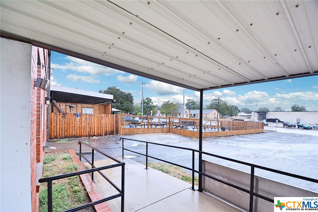 109 N River Street Property Photo 42