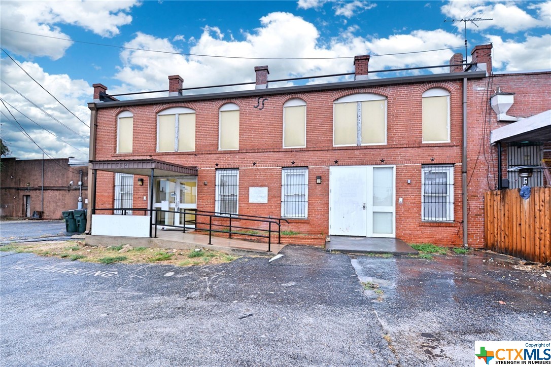 109 N River Street Property Photo 43