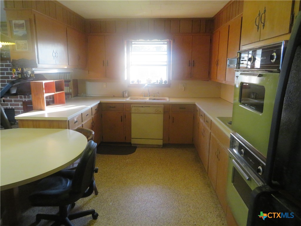 999 Co Rd 1101 Property Photo 41