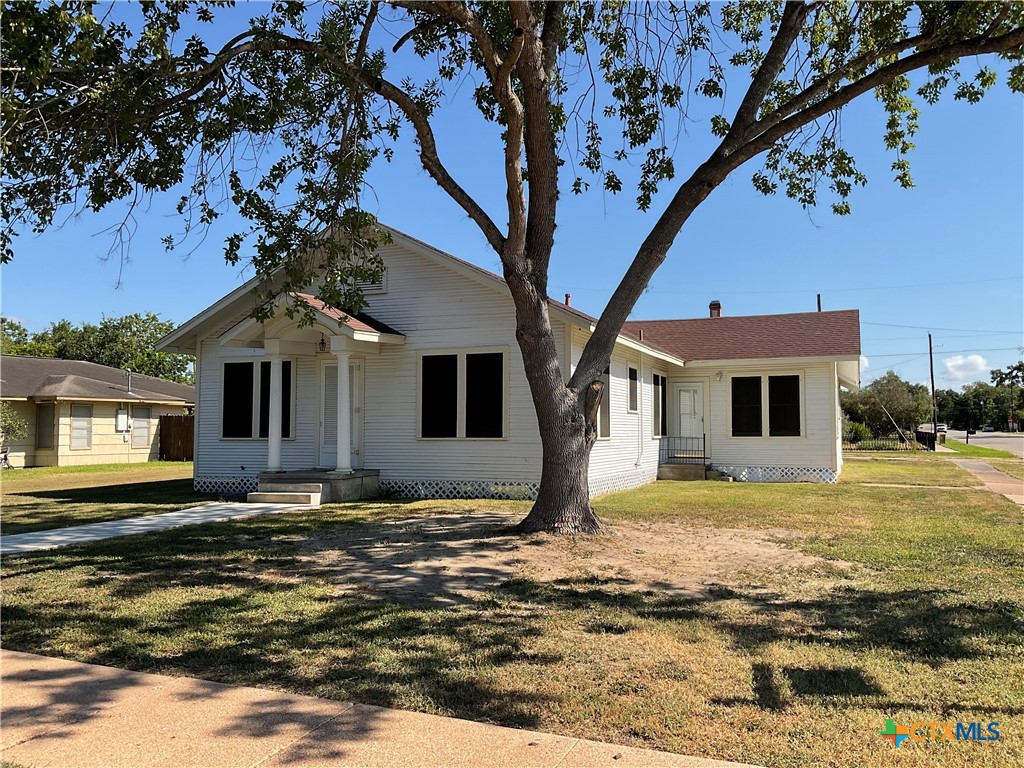 302 W French Street Property Photo 1