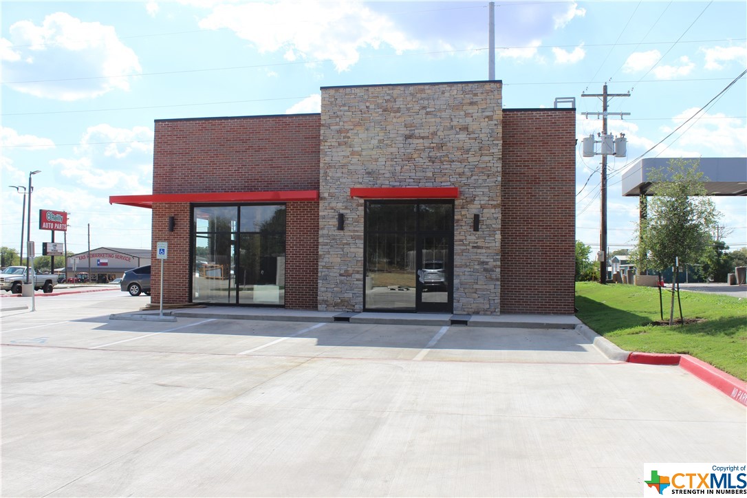 1832 Water Street Property Photo 4