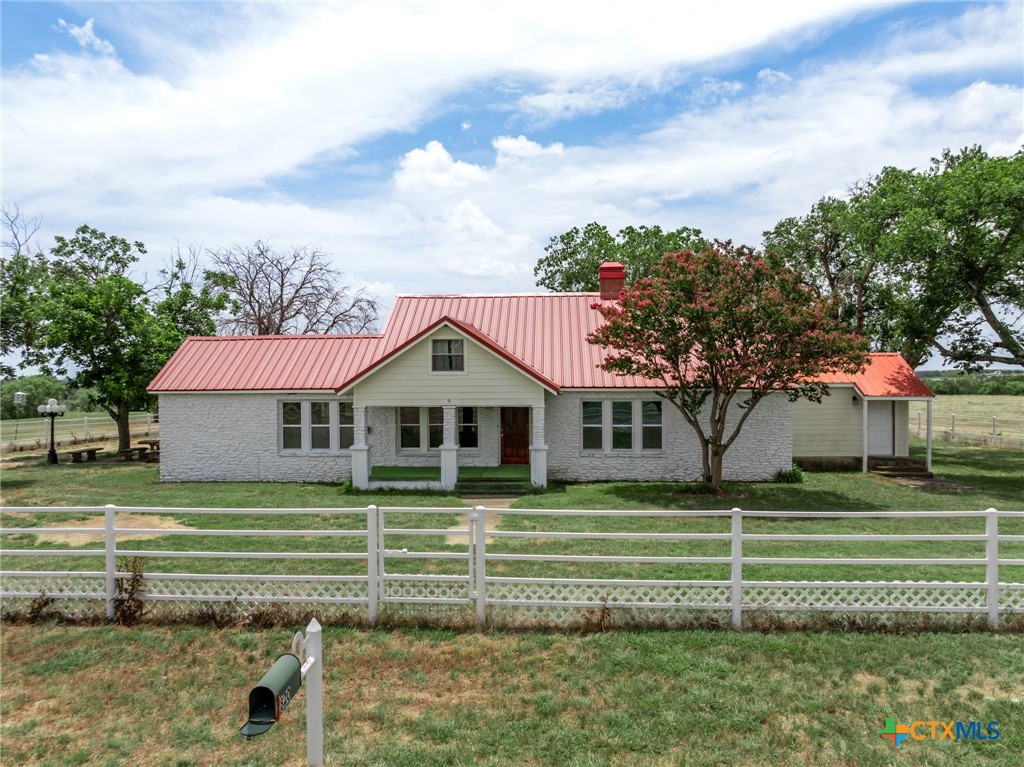 7820 Moccasin Bend Road Property Photo 1